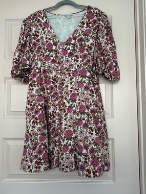 Chelsea28 Pink Floral V-Neck Mini Dress